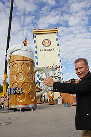Brauerei Chef Andi Steinfatt freut es (©Foto: MartiN Schmitz)